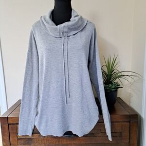 89th & Madison Cowl Neck Sweater Grey Women's Size Medium Fine Knit Tunic Soft